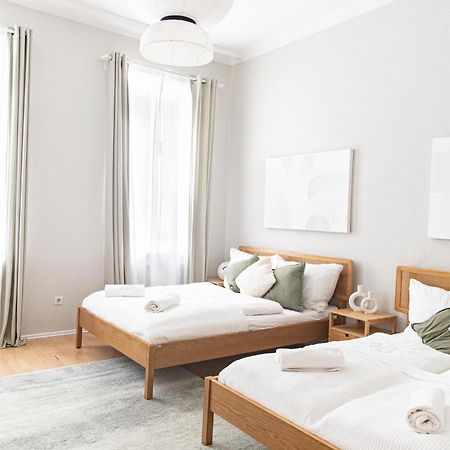 Spacious Apartment, 3 Min To U1 Reumannplatz เวียนนา ภายนอก รูปภาพ