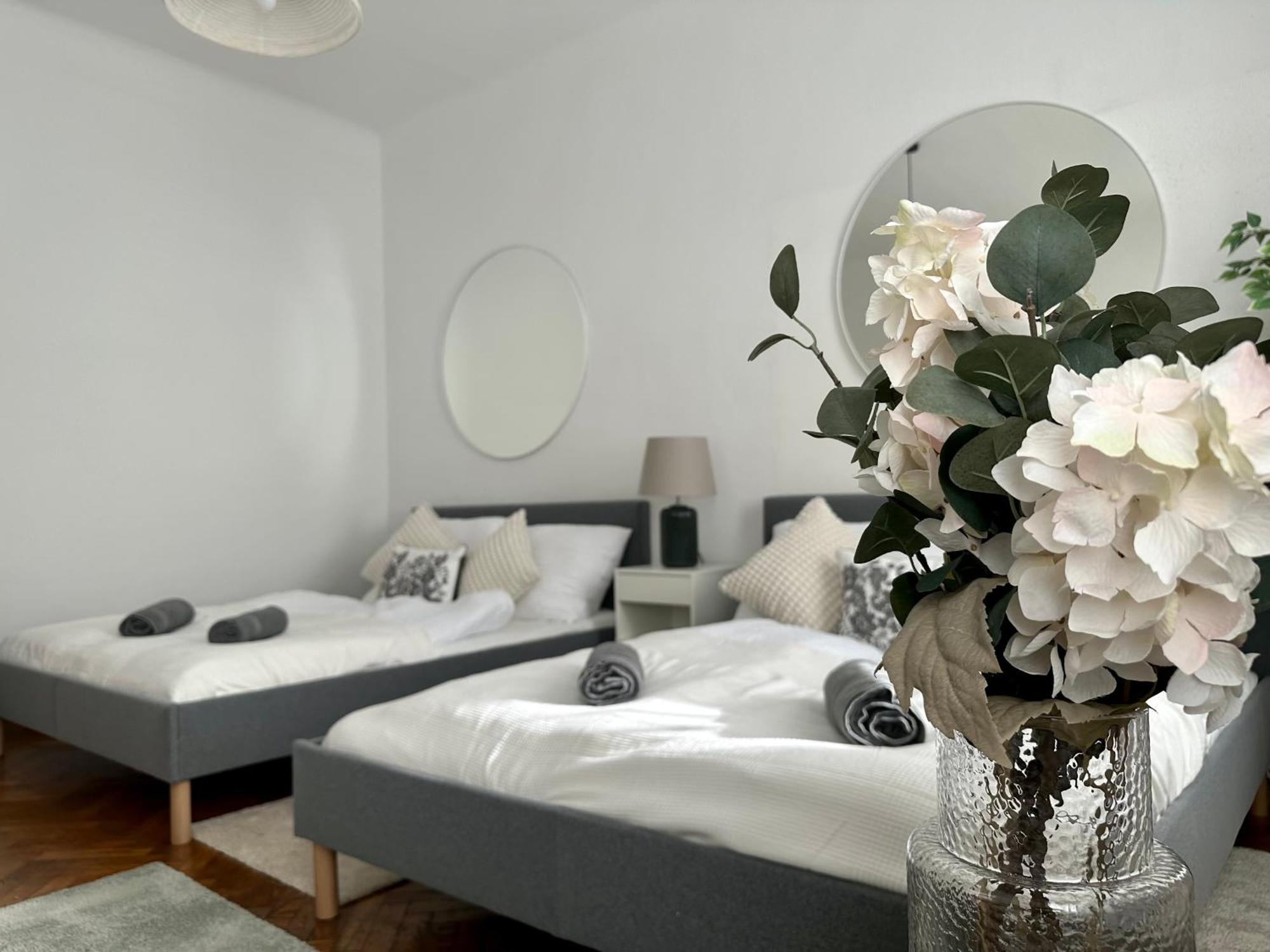 Spacious Apartment, 3 Min To U1 Reumannplatz เวียนนา ภายนอก รูปภาพ