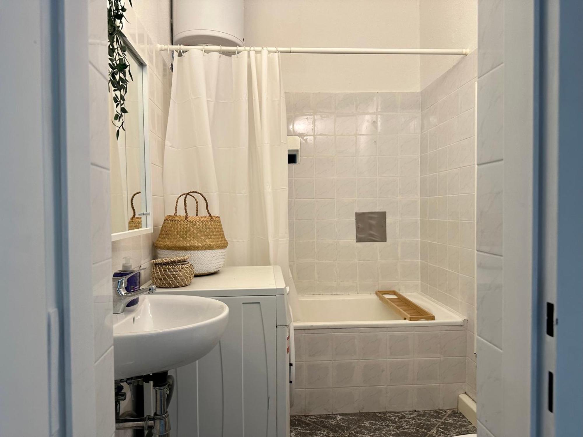 Spacious Apartment, 3 Min To U1 Reumannplatz เวียนนา ภายนอก รูปภาพ