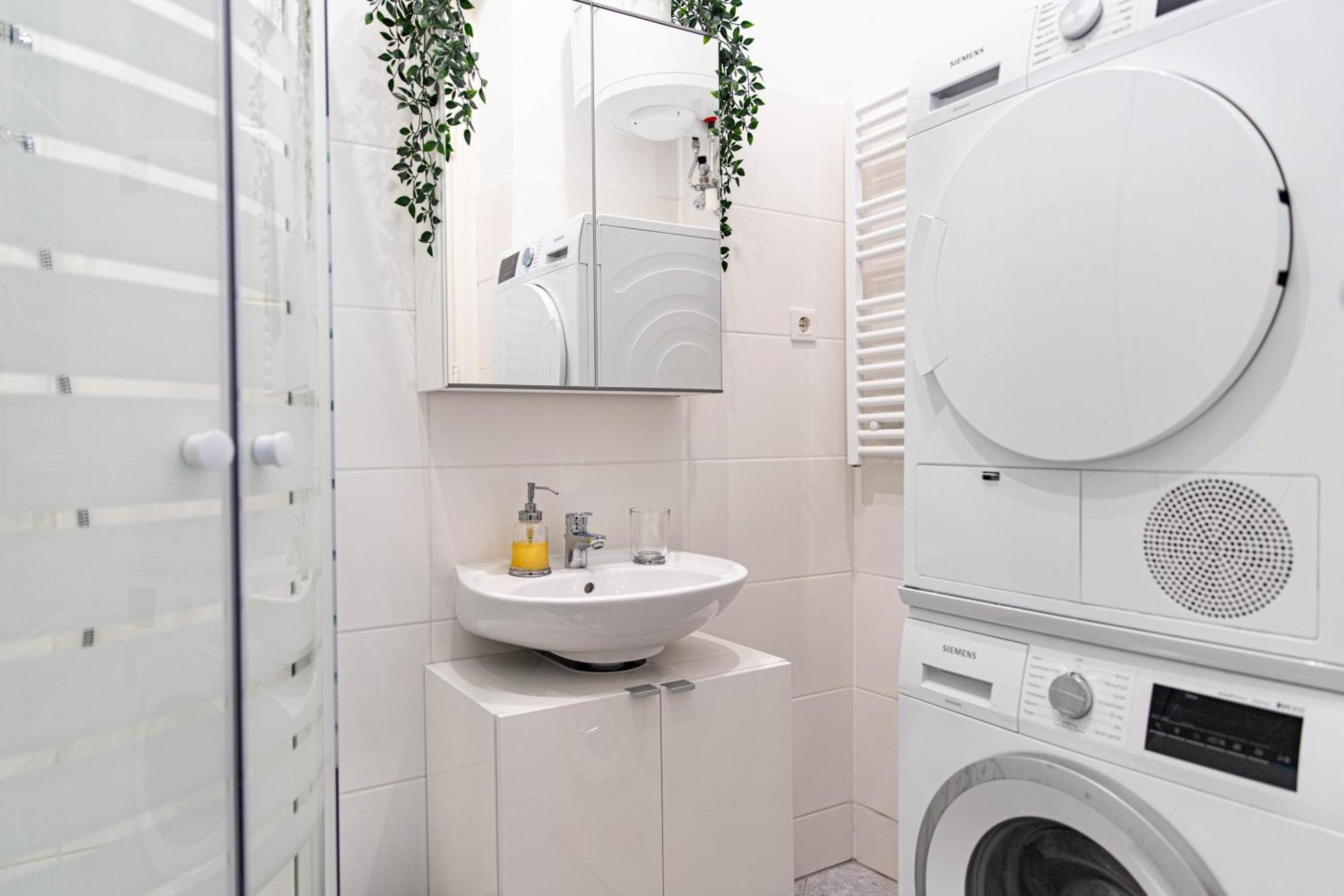 Spacious Apartment, 3 Min To U1 Reumannplatz เวียนนา ภายนอก รูปภาพ